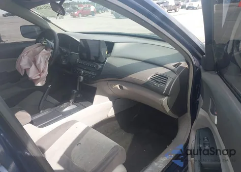 2008 Honda Accord Lxp z USA, uszkodzony, nr VIN 1HGCP26488A135796